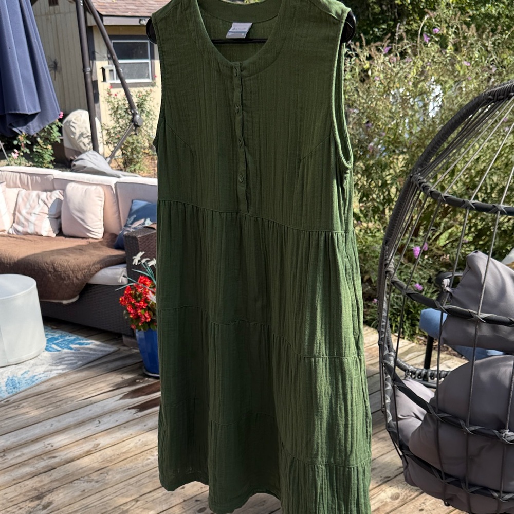 Columbia Sleeveless Green Midi Dress